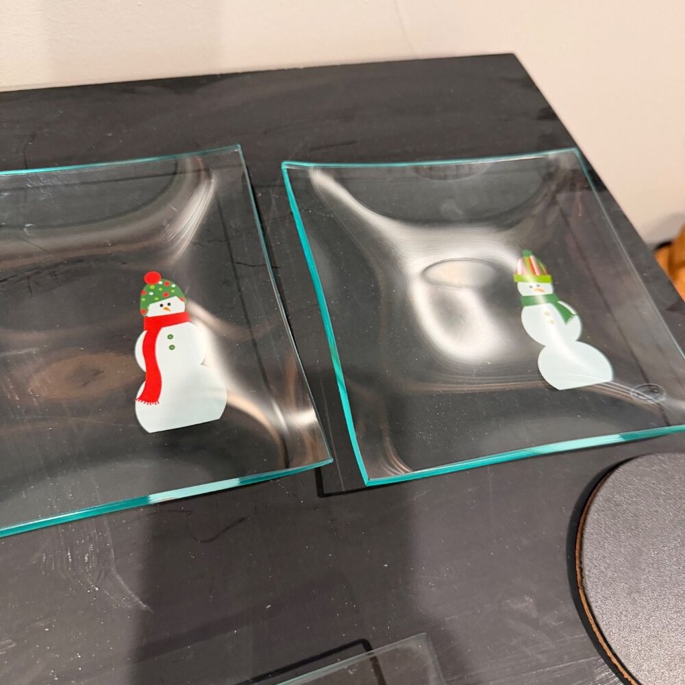 Vintage Snowman-Themed Glass Serving Tray & 4 Small Plates Set - Picture 4 of 4